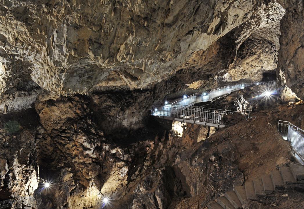 Pohled do Sloupsko-Šošůvské jeskyně – tip na podzimní výlet